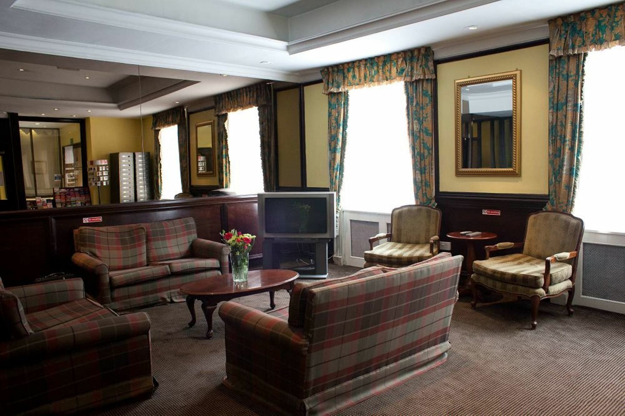 Rose Court Hotel London Bagian luar foto